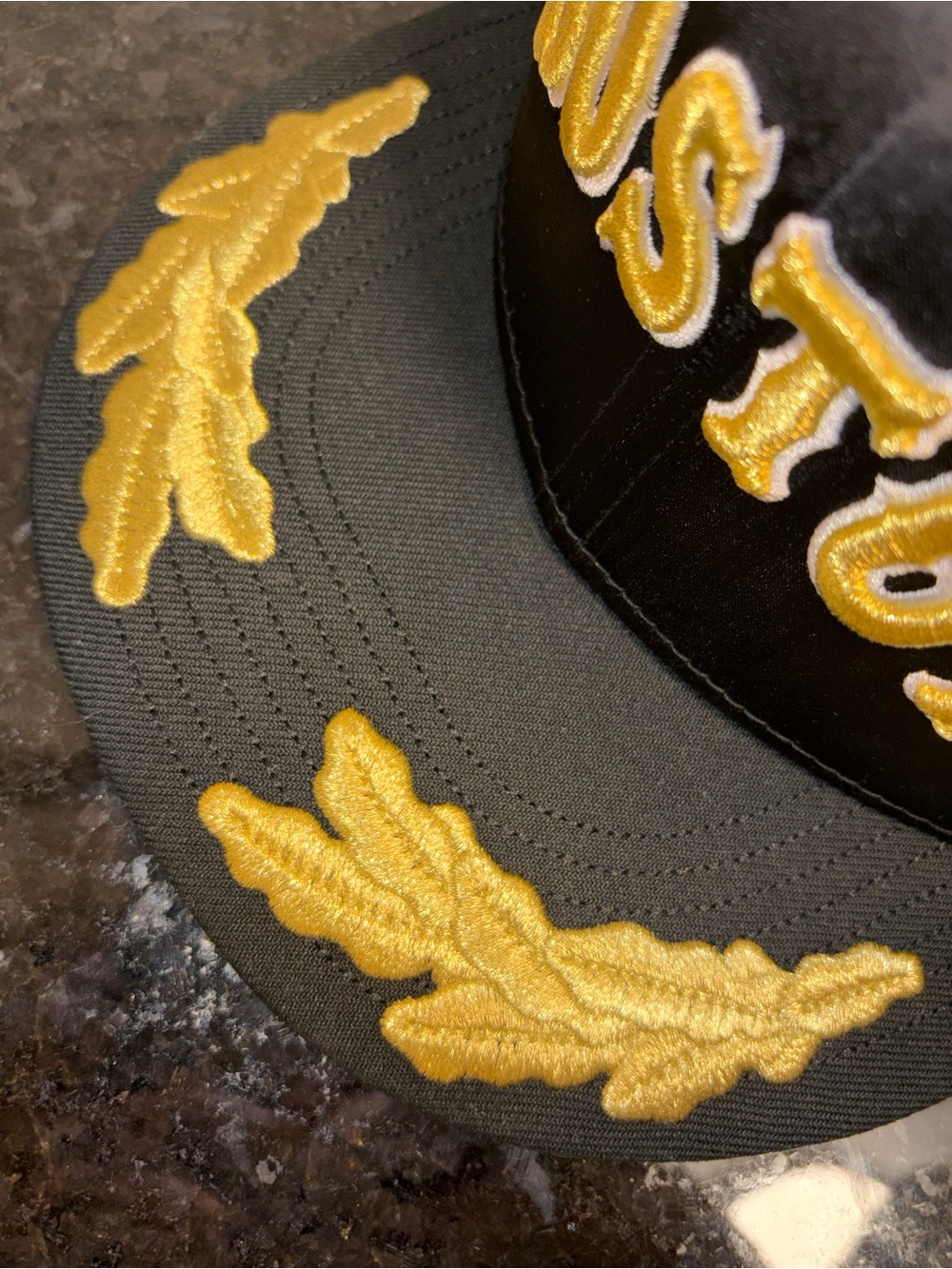 New Era -  Boston Sox 2025 “59FIFTY Day” Gold Leaf Fitted Hat (New) *Limited* - Picture 9 of 16